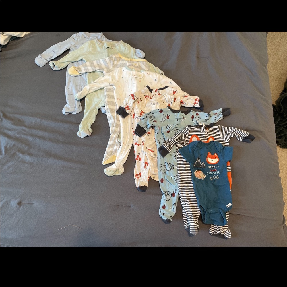 Baby boy clothes if 0-3 months